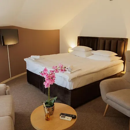 Hotel Garni Biser 2*