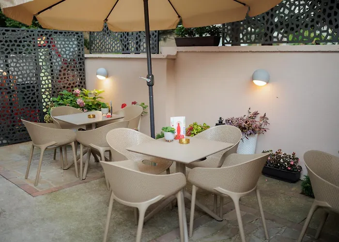 Garni Biser Hotel 2*