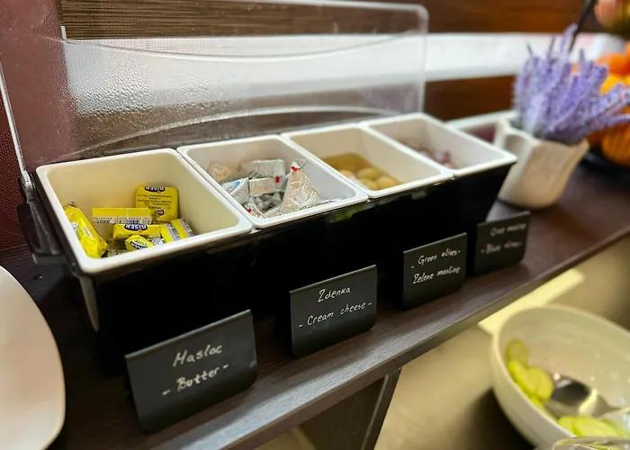 Garni Biser Hotel 2*